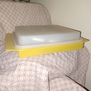 VTG Tupperware deviled egg tray. (011423A)